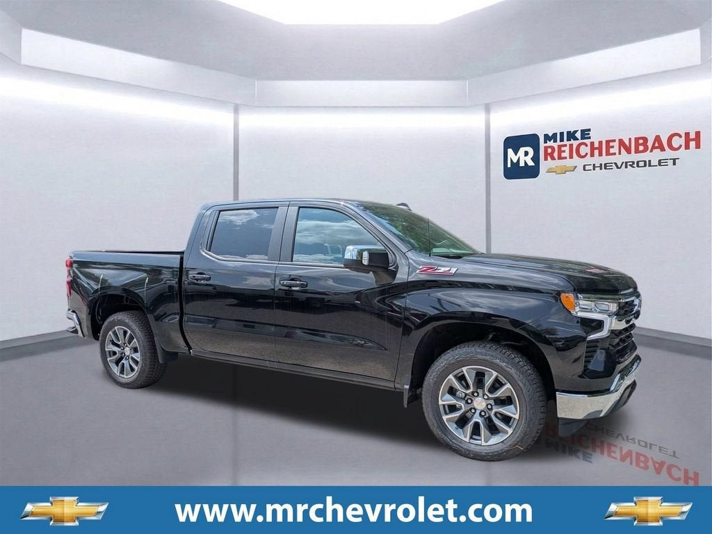 2026 Chevrolet Silverado 1500 LT in Black — front three-quarter view