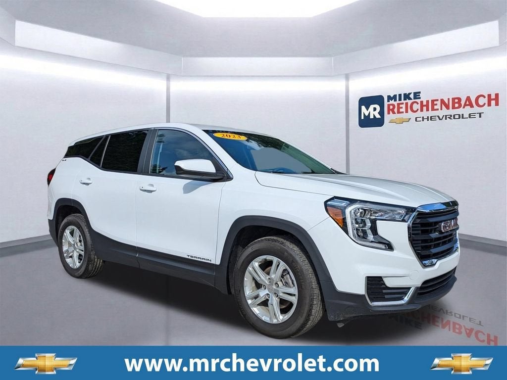 2023 GMC Terrain SLE in Summit White — front three-quarter view