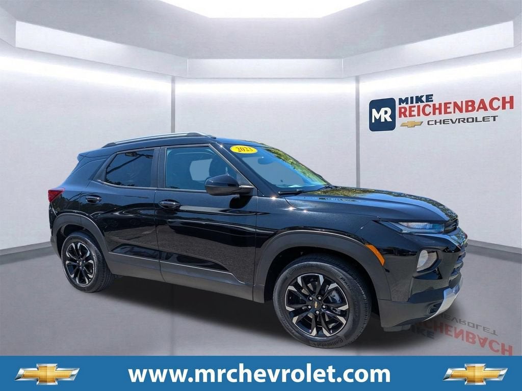 2023 Chevrolet Trailblazer LT in Mosaic Black Metallic — front three-quarter view